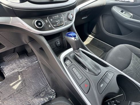 Used 2018 Chevrolet Volt LT FWD image 30