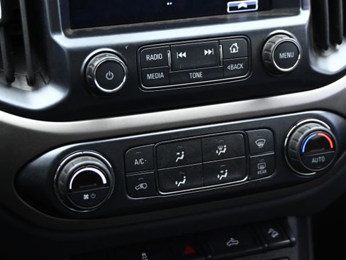 Used 2018 Chevrolet Colorado Z71 image 17