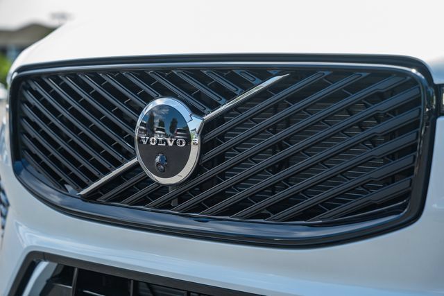 New 2026 Volvo XC60 B5 Plus AWD/4WD image 12