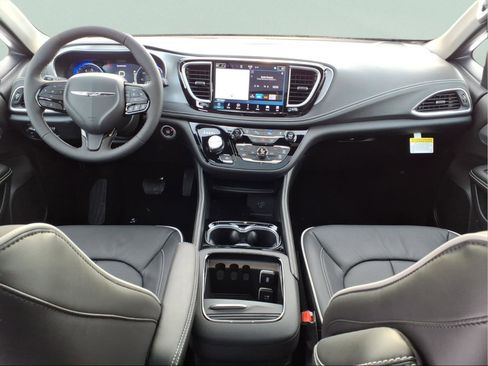 New 2026 Chrysler Pacifica Limited w/ S Appearance Package image 12