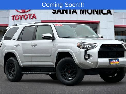 Used 2022 Toyota 4Runner SR5 Premium w/ Moonroof Package RWD image 1
