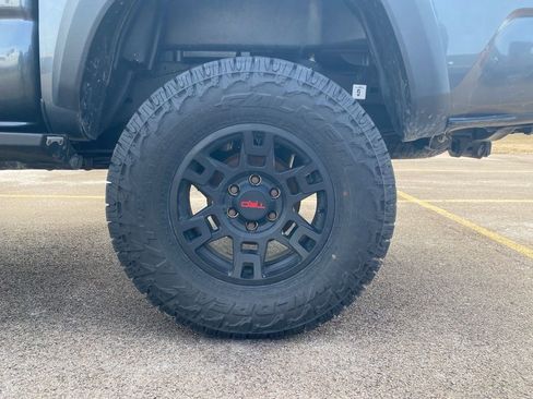 Used 2023 Toyota Tacoma TRD Off-Road w/ Advanced Technology Package image 14