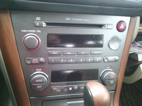 Used 2005 Subaru Outback 3.0R L.L. Bean image 11