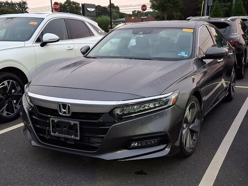 Used 2018 Honda Accord Touring image 5