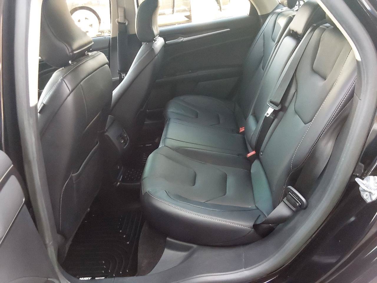 Used 2017 Ford Fusion Titanium AWD/4WD image 28