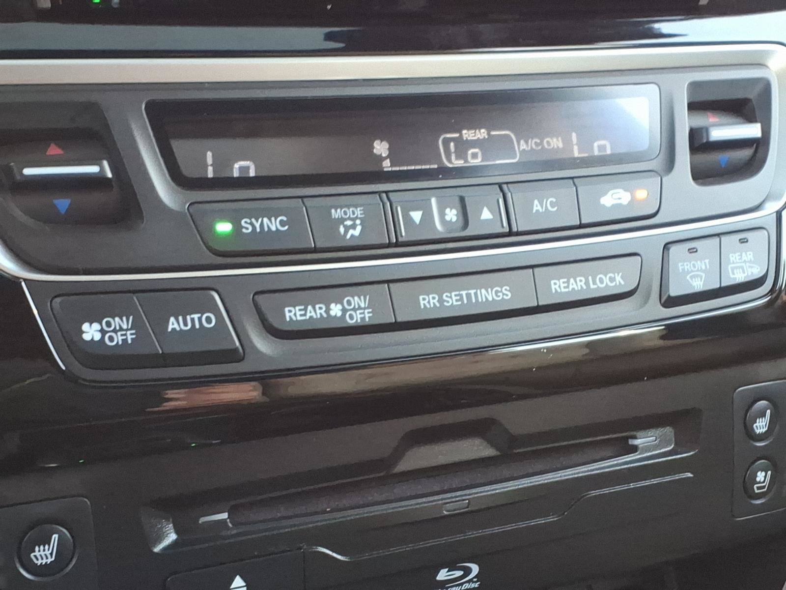 Used 2022 Honda Pilot Elite image 18