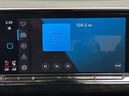 Used 2025 Volkswagen Atlas SE image 17