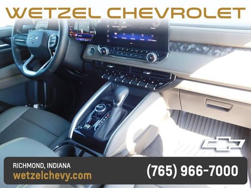 Used 2025 Chevrolet Colorado ZR2 w/ Technology Package AWD/4WD image 23