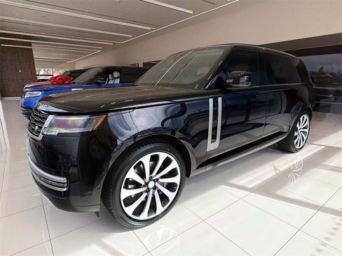 New 2025 Land Rover Range Rover Long Wheelbase Autobiography image 2