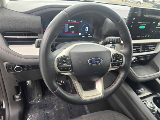 Used 2025 Ford Explorer Active RWD image 27