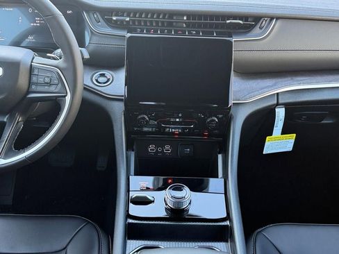 New 2025 Jeep Grand Cherokee Limited w/ MOPAR Finishing Package image 11