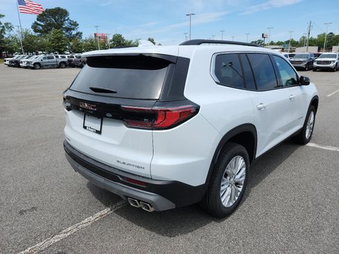 Used 2026 GMC Acadia Elevation FWD image 3