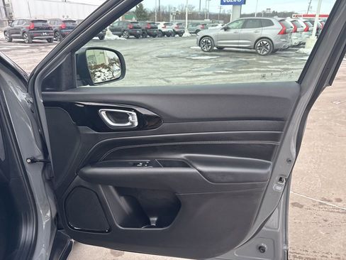 Used 2023 Jeep Compass Altitude w/ Convenience Group AWD/4WD image 33