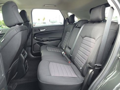 Used 2023 Ford Edge SE w/ Black Appearance Package image 17