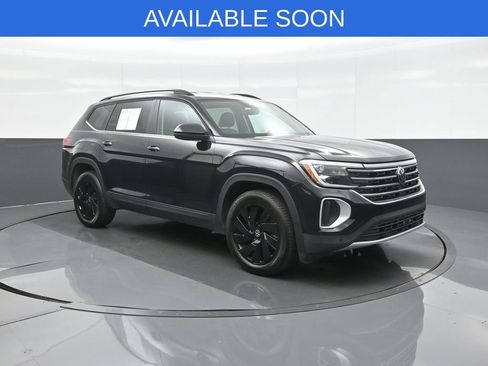 Used 2025 Volkswagen Atlas SE AWD/4WD image 1