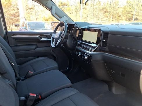 Certified 2024 GMC Sierra 1500 SLE image 14