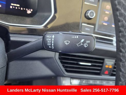 Used 2024 Volkswagen Jetta SE w/ Panoramic Sunroof Package FWD image 19