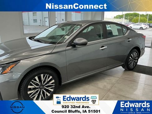 Used 2023 Nissan Altima 2.5 SV w/ SV Premium Package AWD/4WD image 5