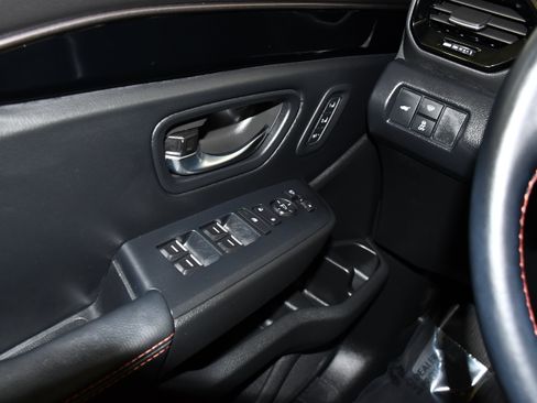 Used 2025 Honda Pilot TrailSport image 34