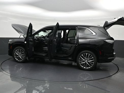 Used 2025 Buick Enclave Avenir w/ Trailering Package, 5000 lbs. FWD image 36