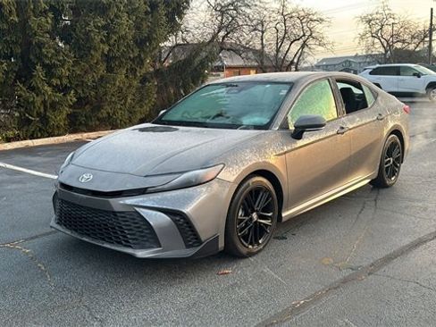 Used 2025 Toyota Camry SE image 37