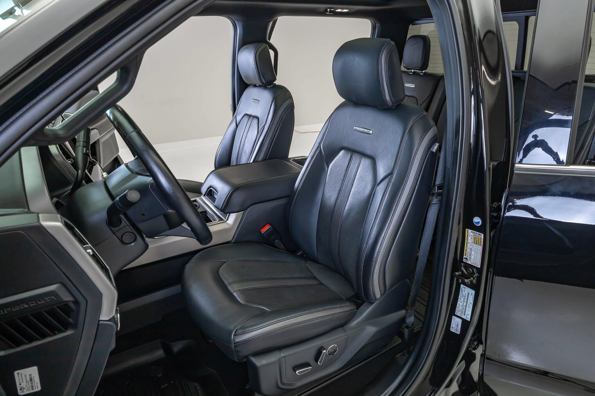 Used 2022 Ford F450 Platinum w/ FX4 Off-Road Package AWD/4WD image 28