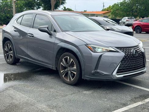 Used 2020 Lexus UX 200 w/ Accessory Package FWD image 9