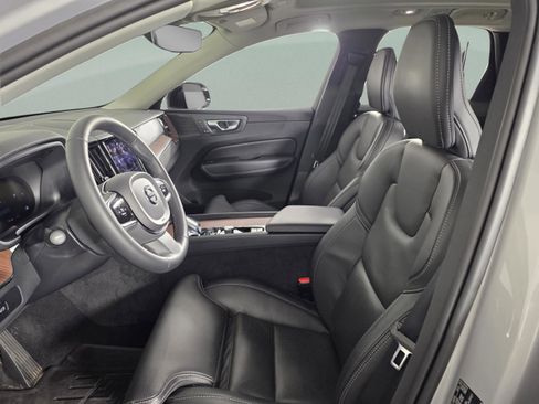 Used 2023 Volvo XC60 B6 Ultimate w/ Protection Package Premier image 9