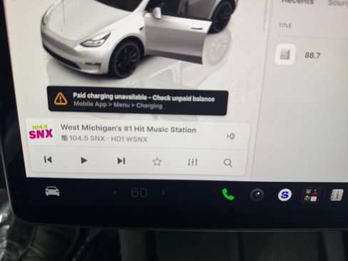 Used 2022 Tesla Model Y Performance AWD/4WD image 6