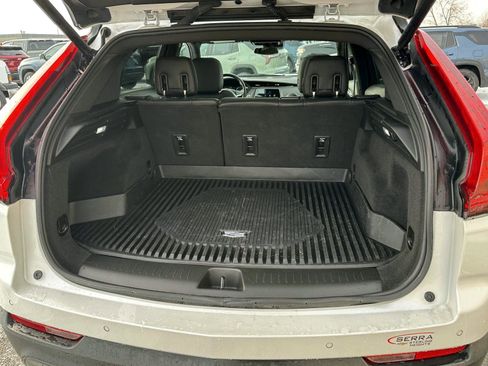 Used 2023 Cadillac XT4 Luxury w/ Cold Weather Package image 10