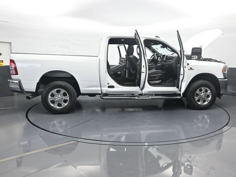 Used 2024 RAM 2500 Big Horn AWD/4WD image 38