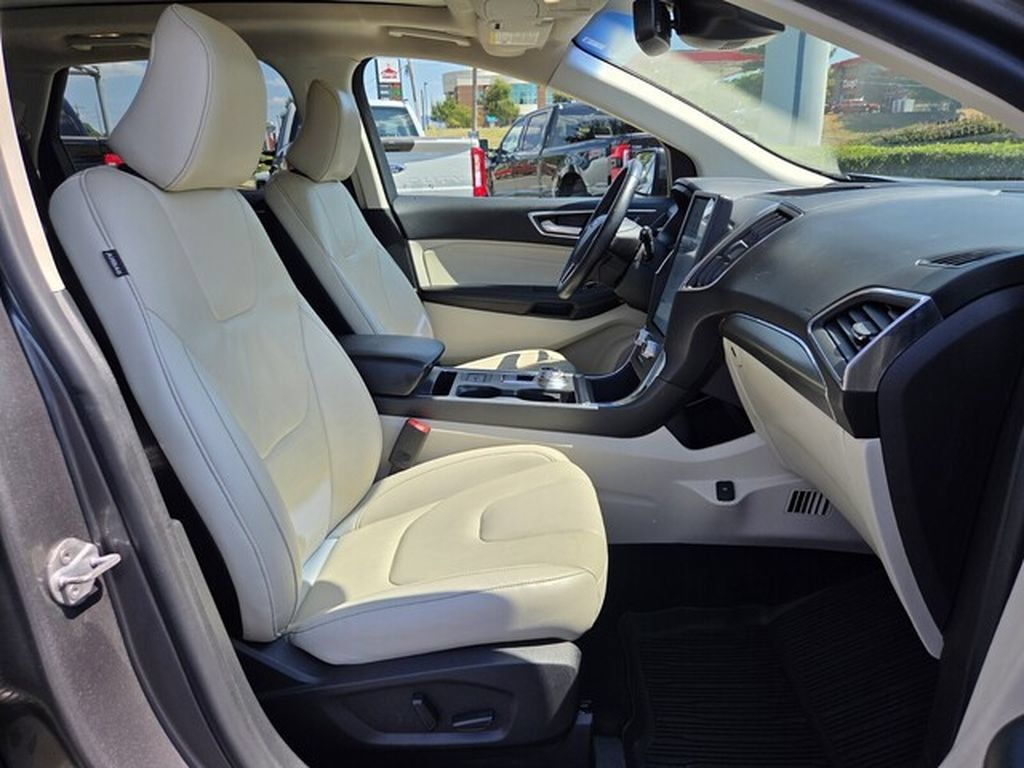 Certified 2022 Ford Edge Titanium AWD/4WD image 22