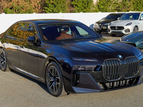 Used 2023 BMW 760i xDrive 760i xDrive w/ Executive Package image 9