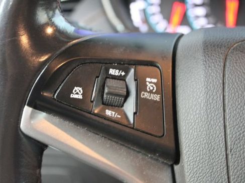 Used 2019 Chevrolet Trax LT w/ LT Convenience Package FWD image 15