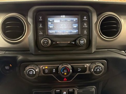 Used 2018 Jeep Wrangler Unlimited Sport S AWD/4WD image 20