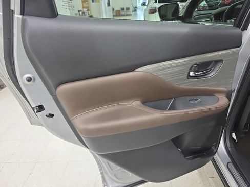 Used 2016 Nissan Murano Platinum w/ Platinum Technology Package AWD/4WD image 15