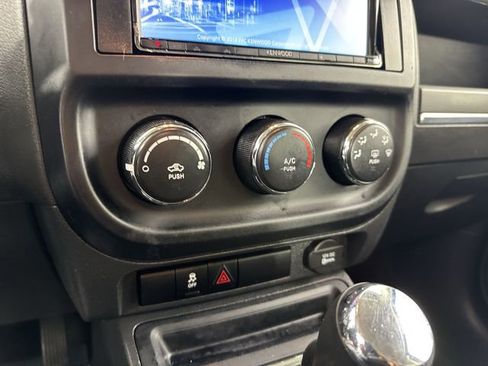 Used 2015 Jeep Patriot Sport w/ Power Value Group image 9