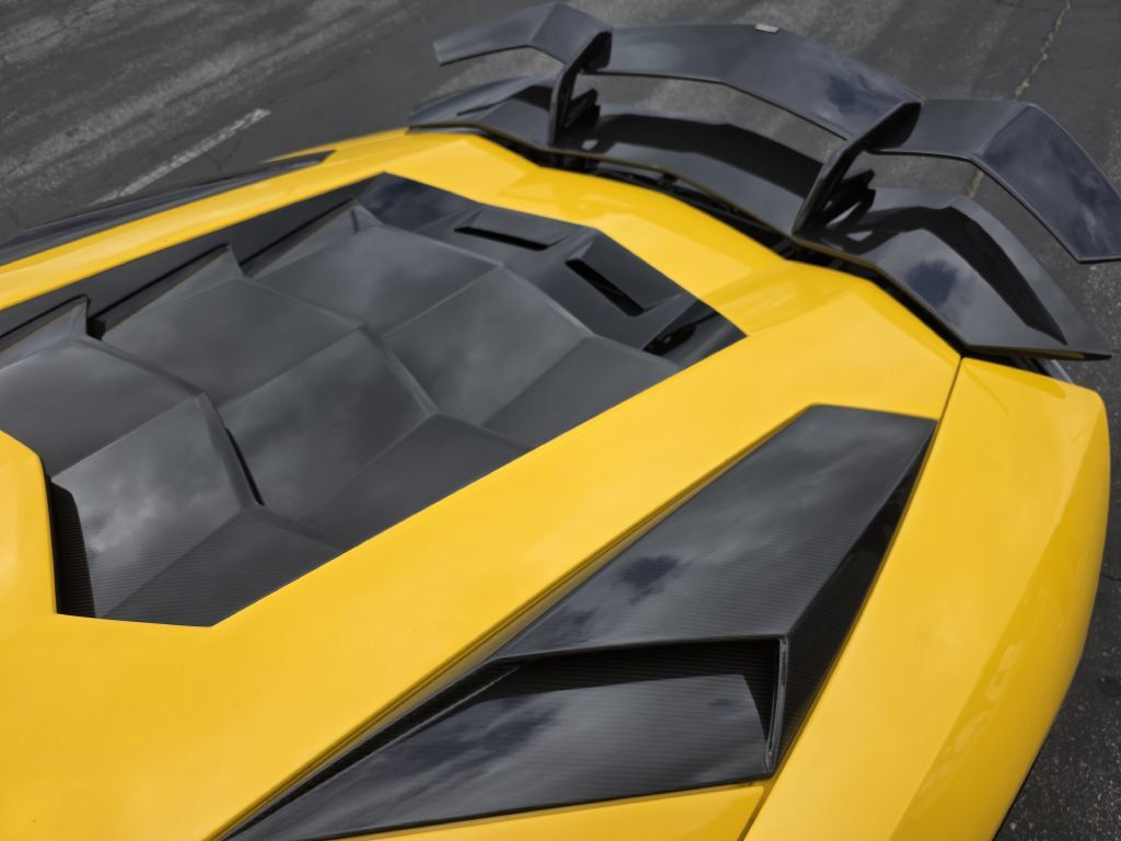 Used 2018 Lamborghini Aventador S AWD/4WD image 15