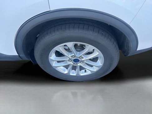 Used 2021 Ford Escape SE image 16