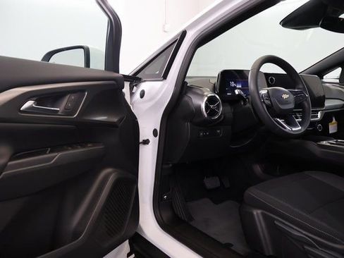 New 2026 Chevrolet Equinox EV LT image 7