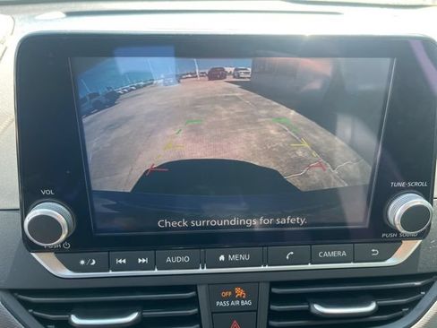 Used 2025 Nissan Altima 2.5 SR FWD image 14