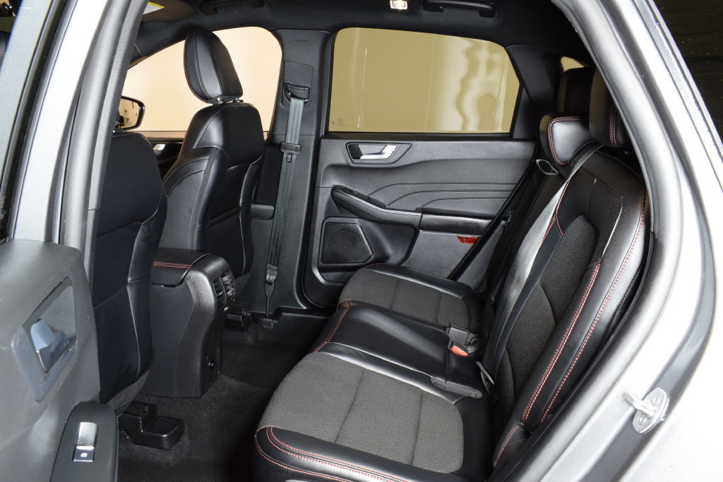 Used 2025 Ford Escape ST-Line Select AWD/4WD image 27