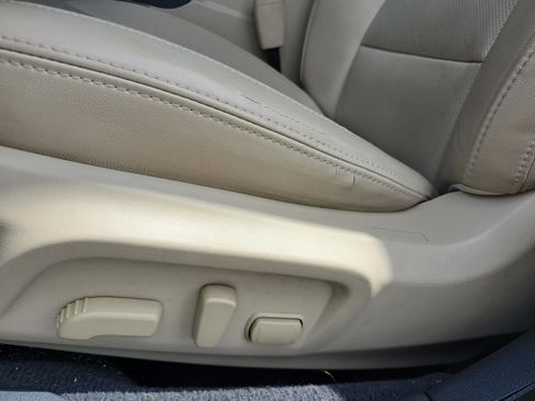 Used 2017 Subaru Outback 2.5i Limited AWD/4WD image 13