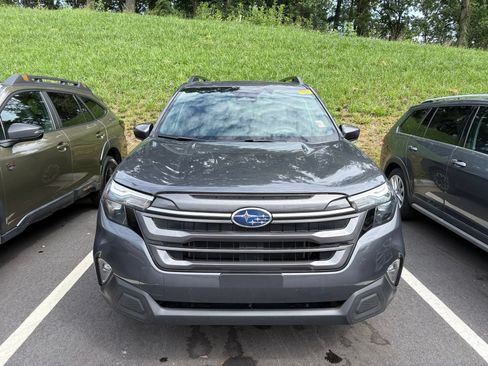 Certified 2026 Subaru Forester Premium w/ Base/Premium Package AWD/4WD image 2