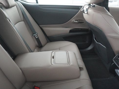 Used 2025 Lexus ES 350 w/ Premium Package FWD image 11