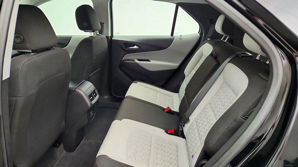 Used 2024 Chevrolet Equinox LS FWD image 19