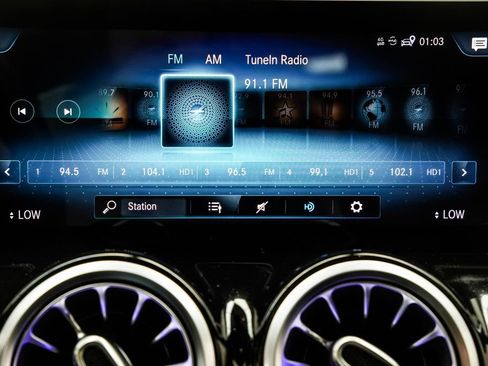 Used 2020 Mercedes-Benz GLB 250 image 29