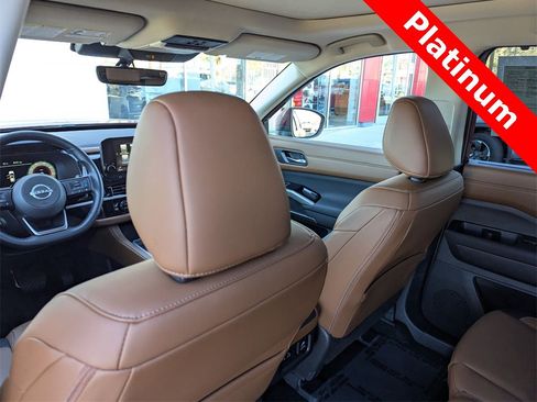 Used 2025 Nissan Pathfinder Platinum w/ Cargo Package image 16