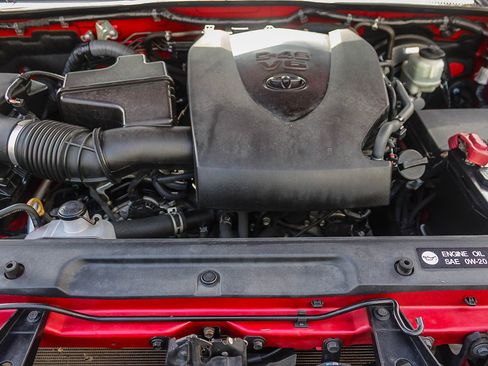 Used 2016 Toyota Tacoma TRD Sport w/ Towing Package image 27