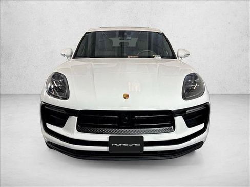 Certified 2025 Porsche Macan AWD/4WD image 6